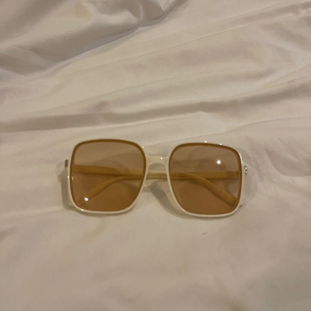 American Vintage Women's Cream and White Sunglasses